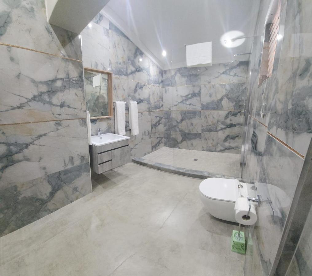 Casa De Luxe Hotel บัลลิโต ภายนอก รูปภาพ